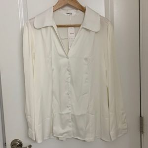 Light cream top , silk size L